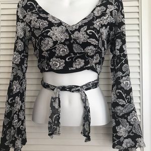 Black and white, floral Solemio top (size S).
